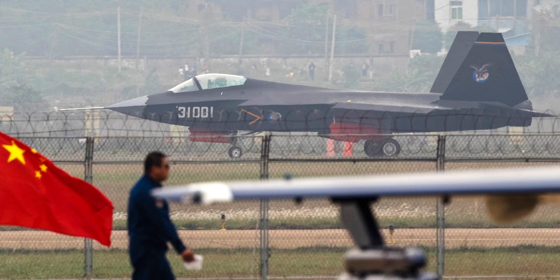 China’s first stealth fighter for aircraft carriers is emerging, but a big problem still weighs it down