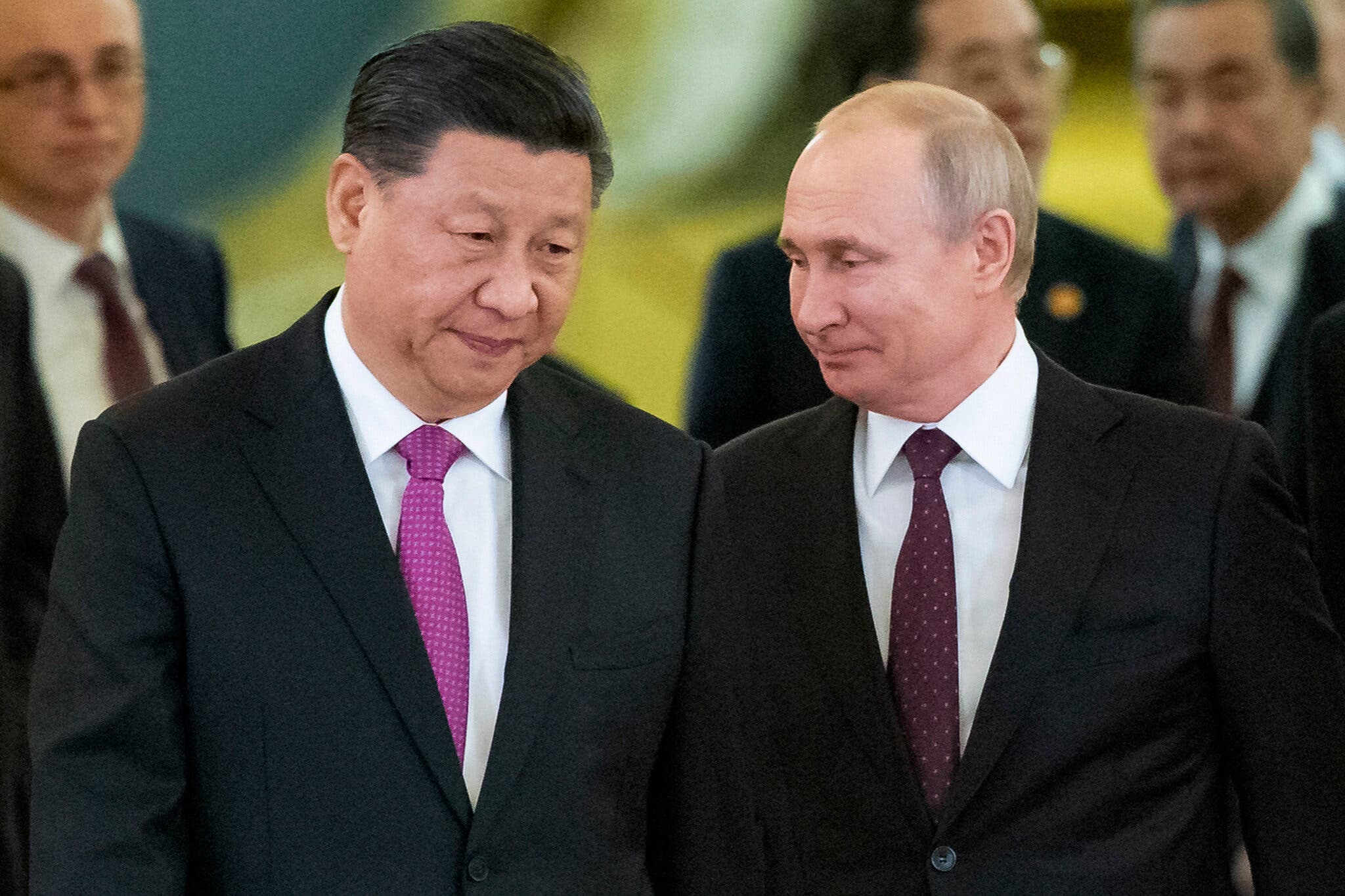 In Clash With U.S. Over Ukraine, Putin Has a Lifeline From China